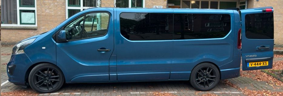 Sunrise Autoglas service bus zijaanzicht